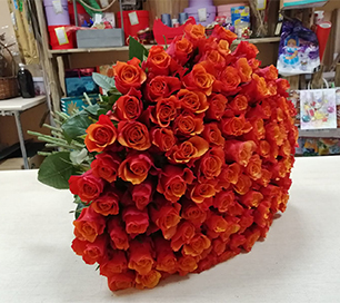 51 оранжевая роза по оптовым ценам в петербурге