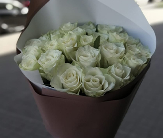 розы Blizzard мелким оптом в петербурге